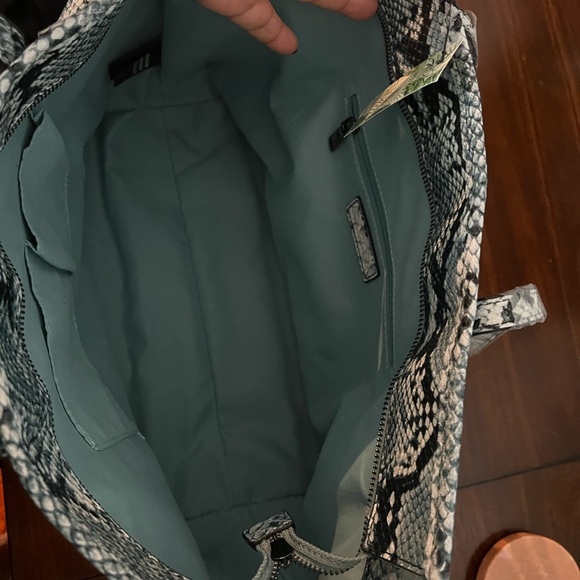 New Mischka light blue tote snake print - Picture 7 of 10